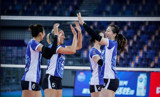 世界杯手机观看-阵容调整结果截然相反 上海女排3比0完胜北京女排